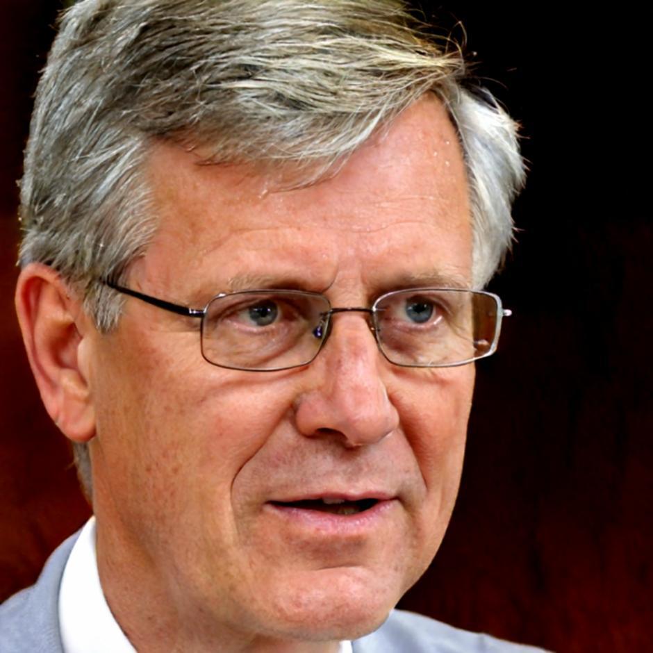 Luuk Dijkstra, Spezialist für finanzielle Grundlagen